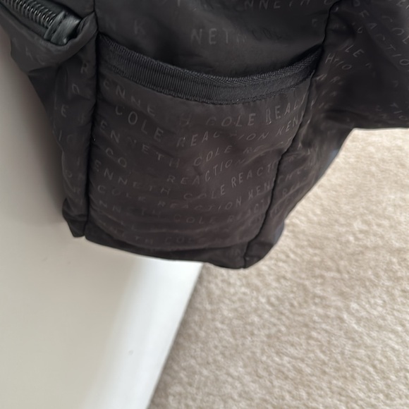 Kenneth Cole Reaction Bag - Picture 4 of 9